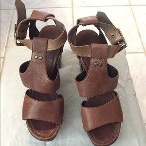 Stuart Weitzman wood platform leather sandal